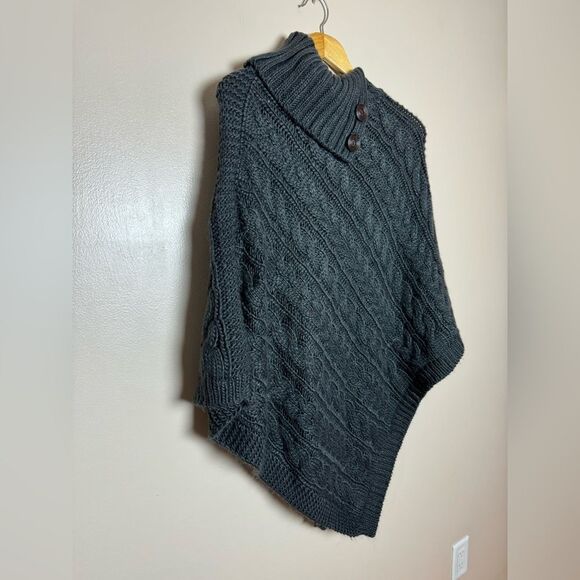 SALE! Charcoal Unbranded Button Cowl Sweater O/S EUC - Picture 4 of 6